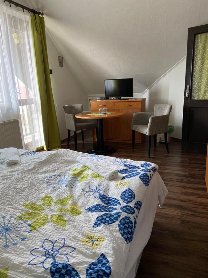 Teke Panzio Bed and Breakfast Körmend Eksteriør billede